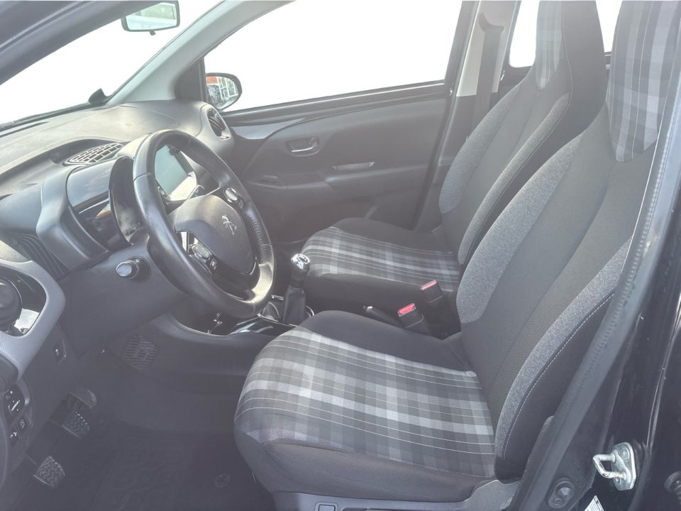 Peugeot 108 1,0 e-VTi 72 Infinity 5d