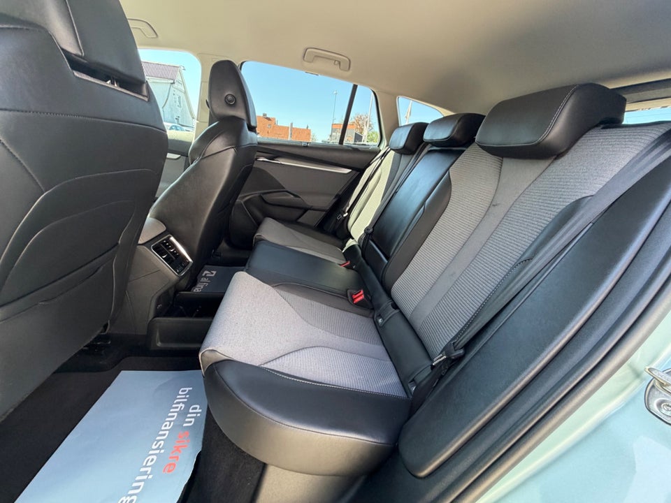 Skoda Enyaq 80x iV Maxx 5d