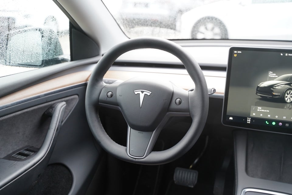 Tesla Model Y Long Range AWD 5d