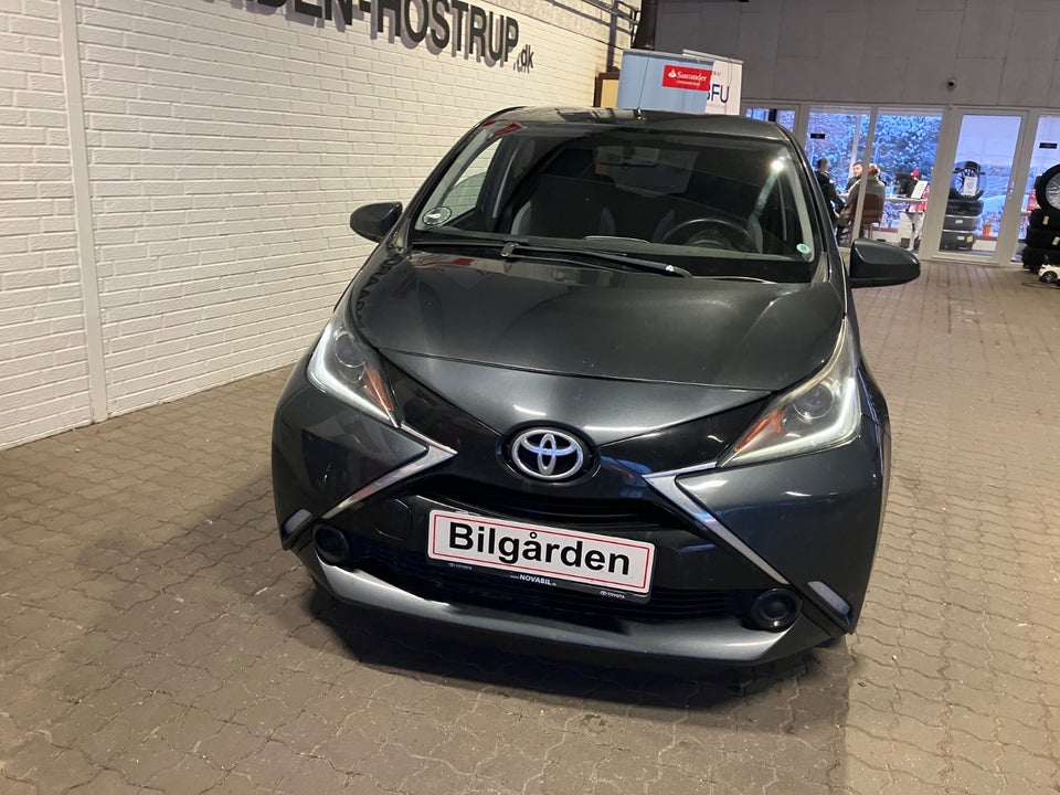 Toyota Aygo 1,0 VVT-i x-play 5d