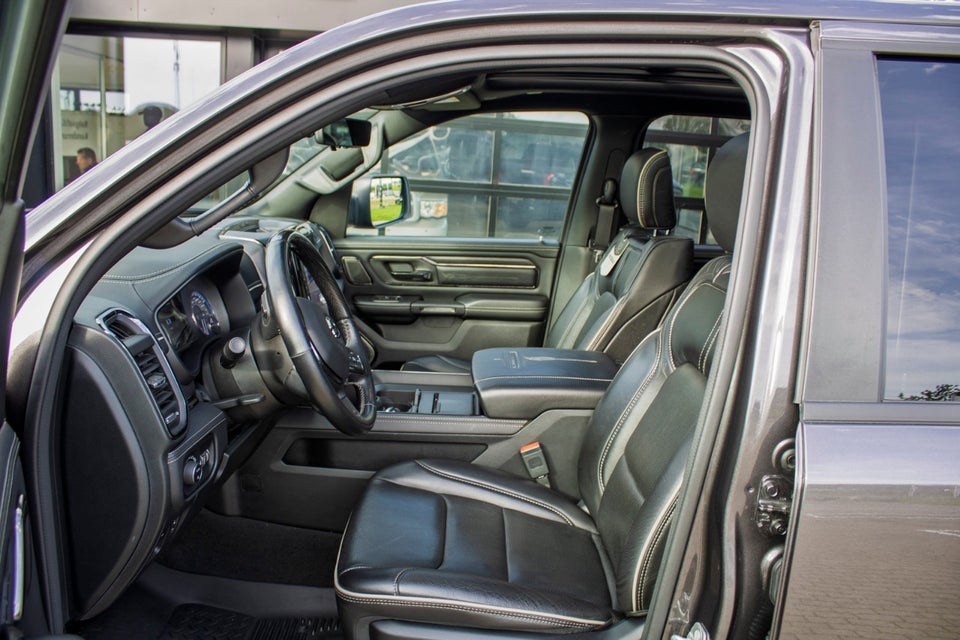 Dodge RAM 1500 5,7 V8 Hemi Limited Night aut. 4d
