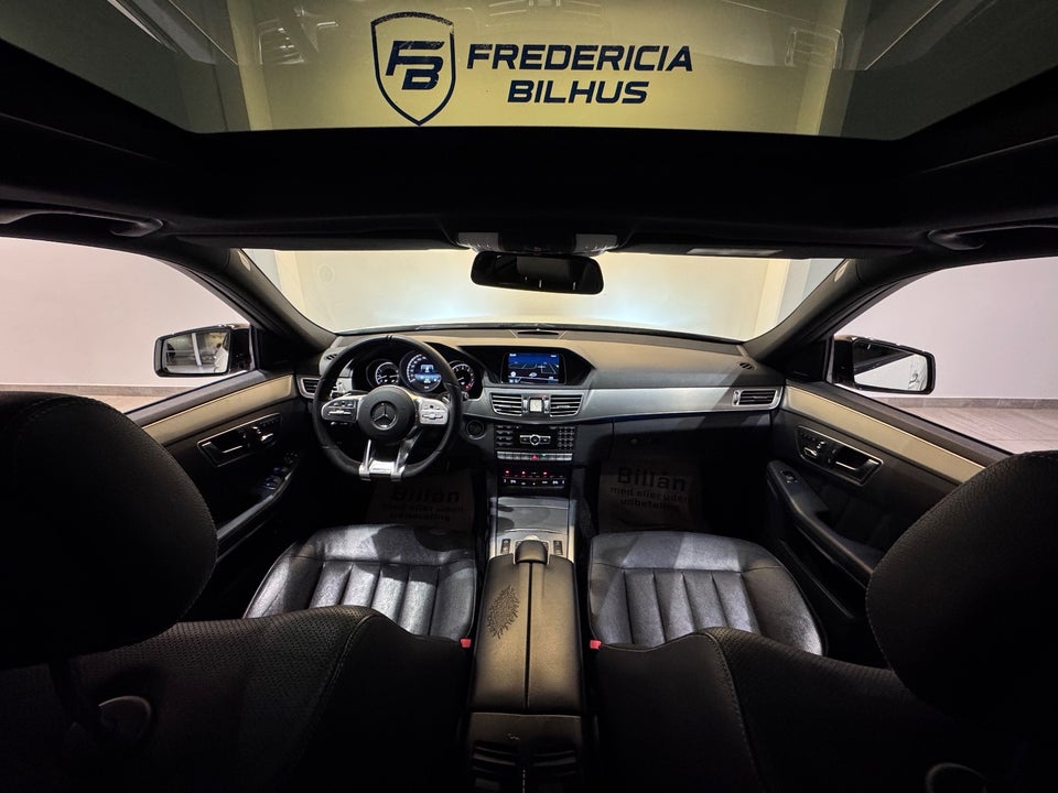 Mercedes E500 4,7 AMG Line aut. 4Matic 4d