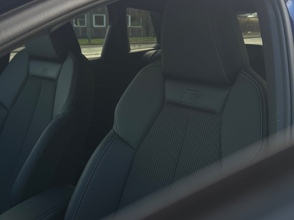 Audi Q4 e-tron 40 S-line 5d