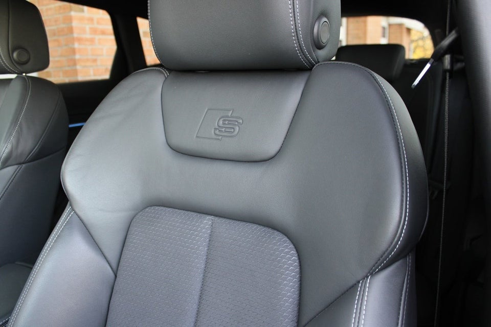 Audi e-tron 55 S-line quattro 5d