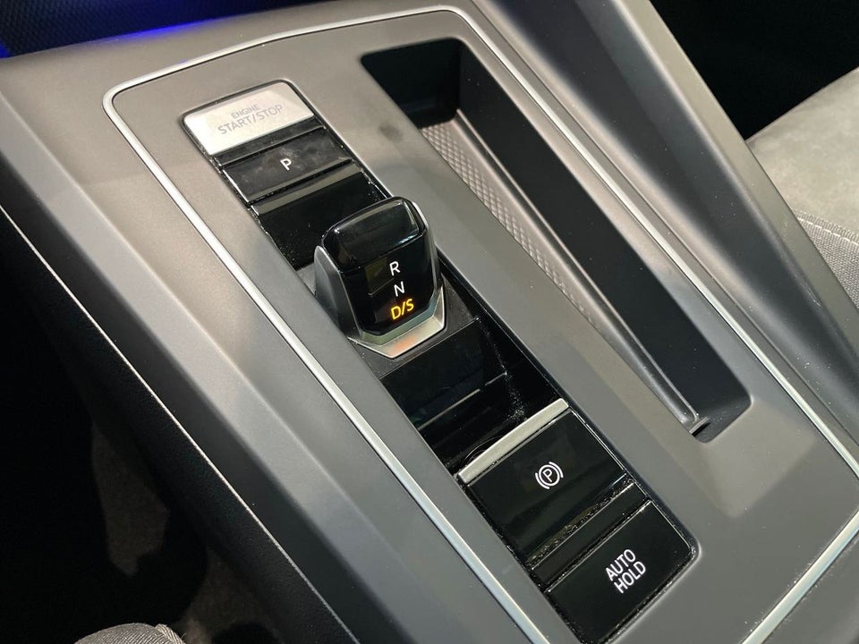 VW Golf VIII 1,4 eHybrid DSG 5d