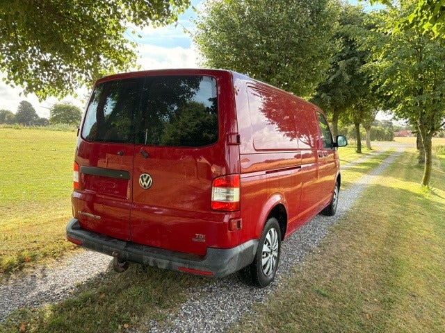 VW Transporter 2,0 TDi 140 Kassevogn lang