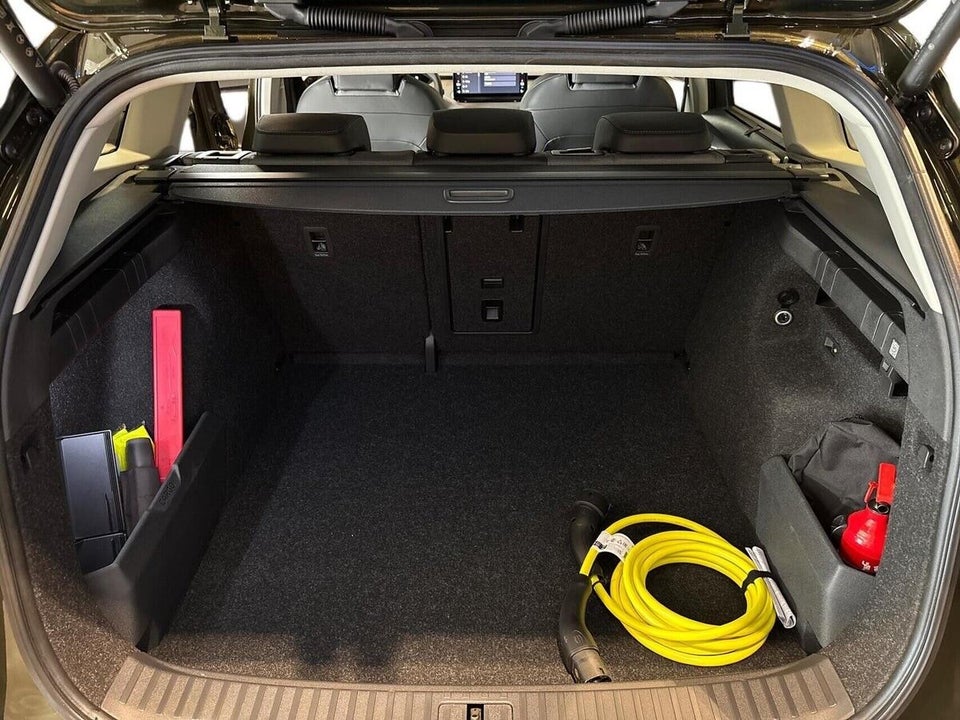 Skoda Enyaq 85 iV Selection Premium 5d