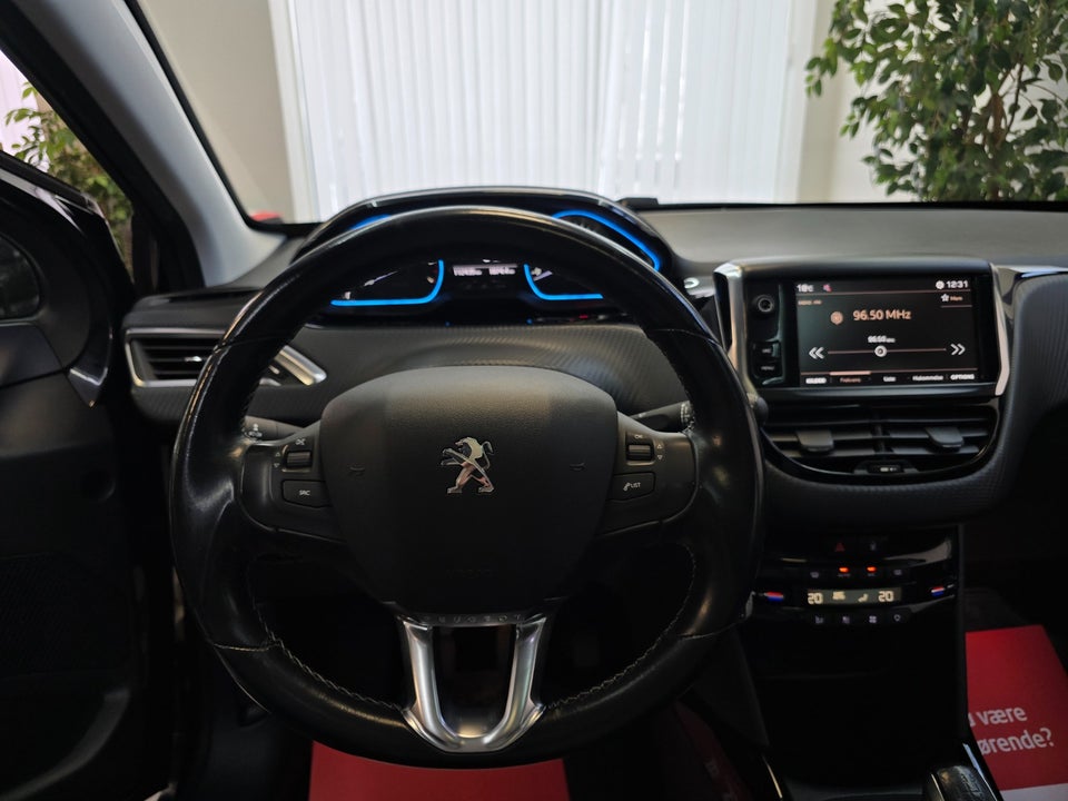 Peugeot 2008 1,2 e-THP 110 Desire Sky 5d