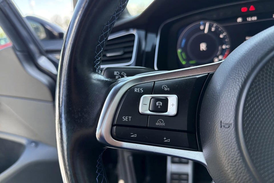 VW Golf VII 1,4 GTE DSG 5d