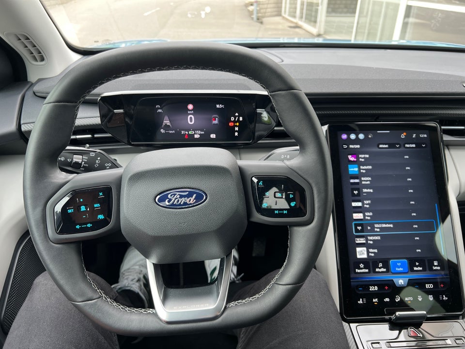 Ford Explorer 82 Premium Extended Range 5d