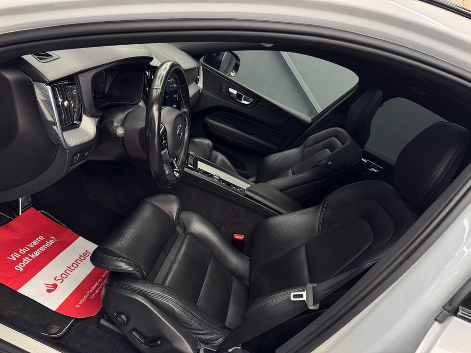 Volvo XC60 2,0 B5 235 R-Design aut. AWD 5d