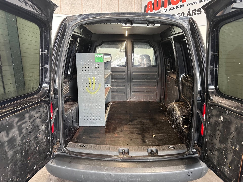VW Caddy 1,6 TDi 102 Basis BMT Van 5d