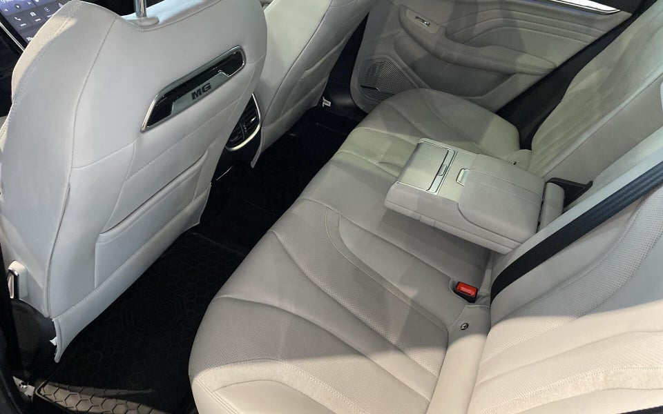 MG Marvel R Luxury 5d