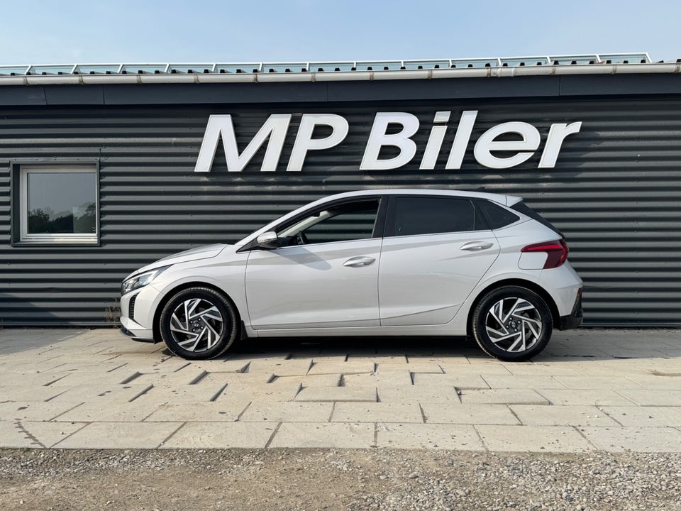 Hyundai i20 1,0 T-GDi Essential DCT 5d