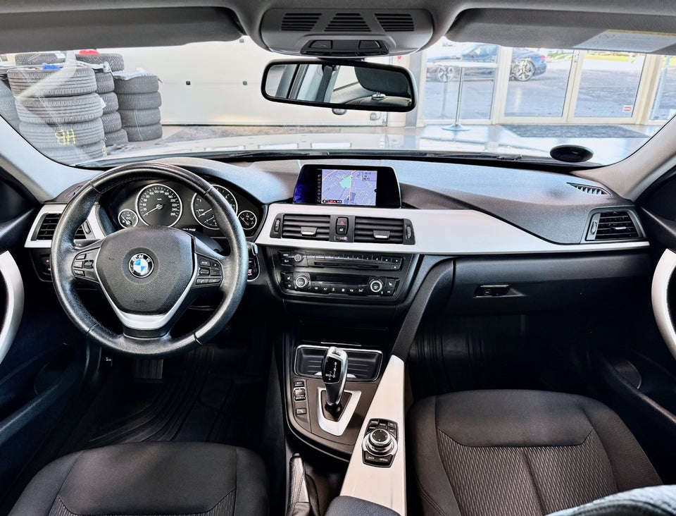 BMW 320d 2,0 Touring aut. 5d