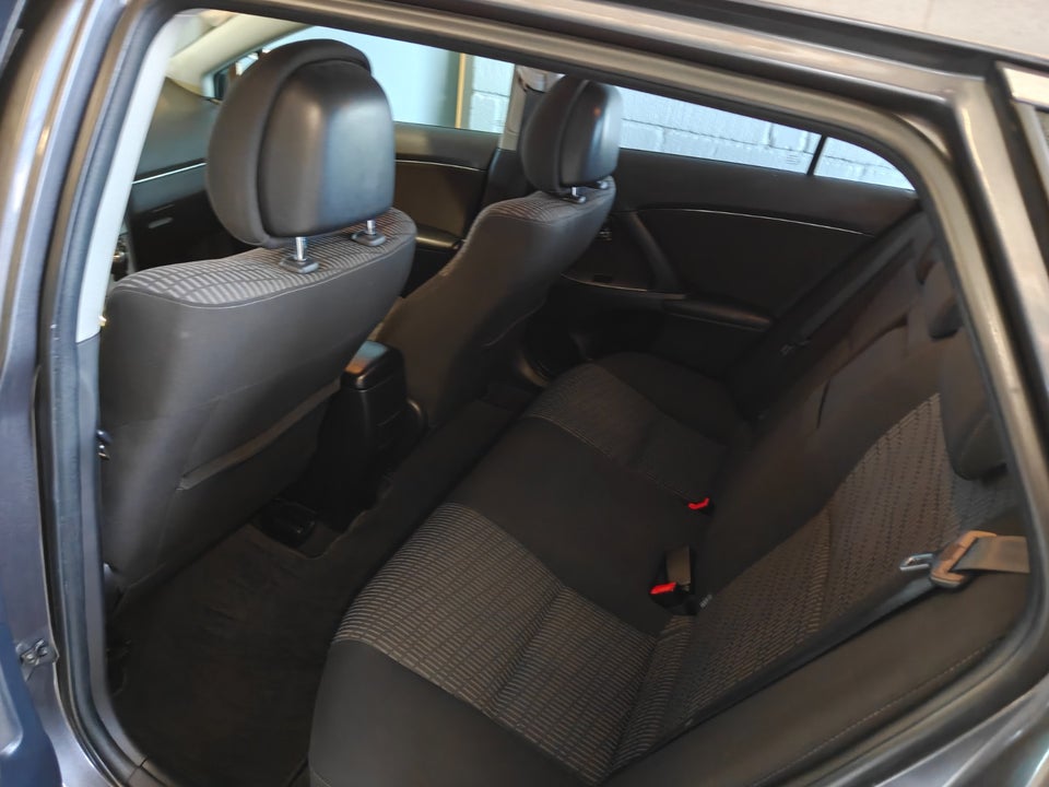 Toyota Avensis 2,0 D-4D TX stc. 5d