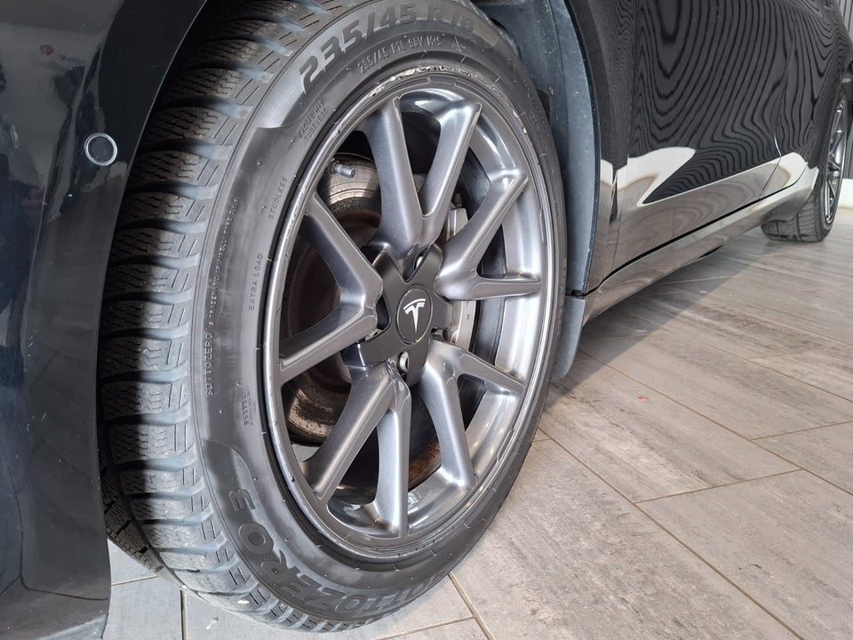 Tesla Model 3 Standard Range+ RWD 4d