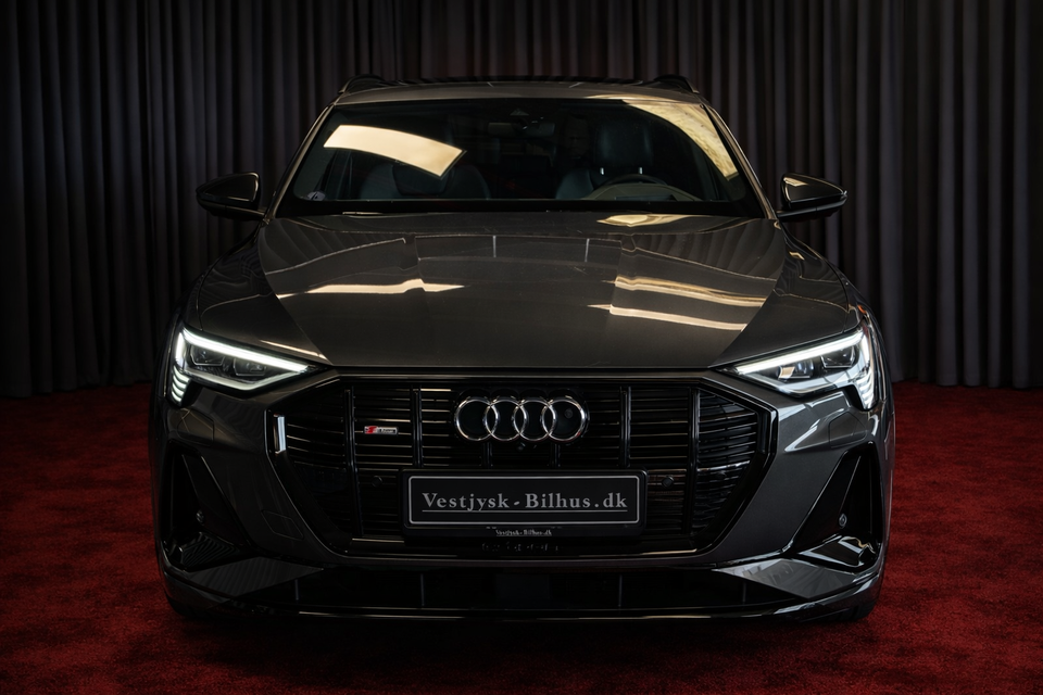 Audi e-tron 55 S-line quattro 5d