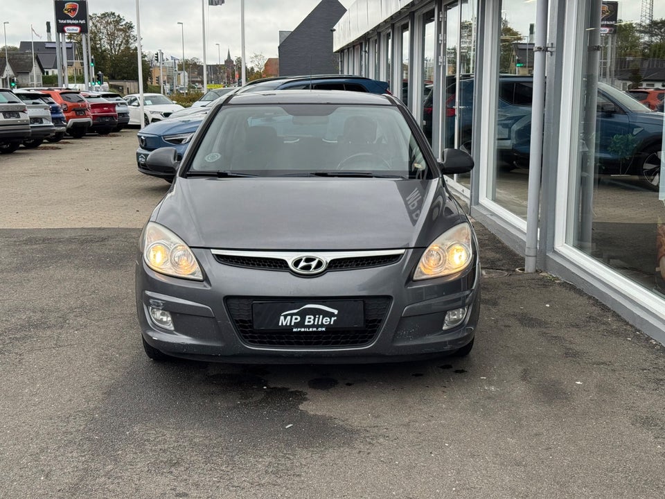 Hyundai i30 1,6 CRDi 90 Classic 5d