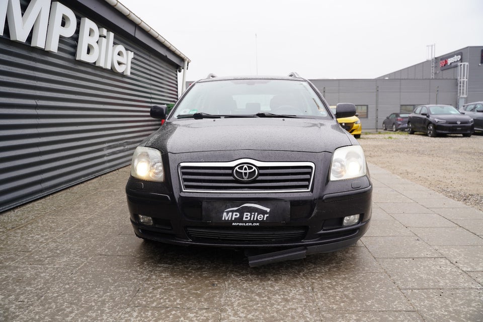 Toyota Avensis 1,8 VVT-i Terra stc. 5d