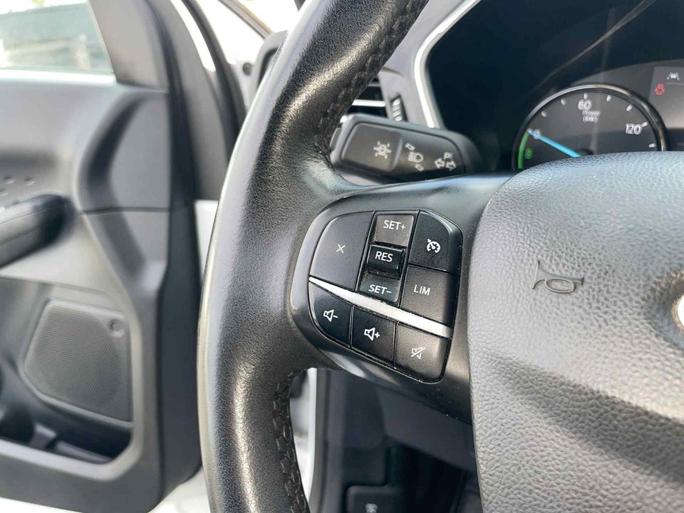 Ford Kuga 2,5 PHEV Titanium CVT 5d