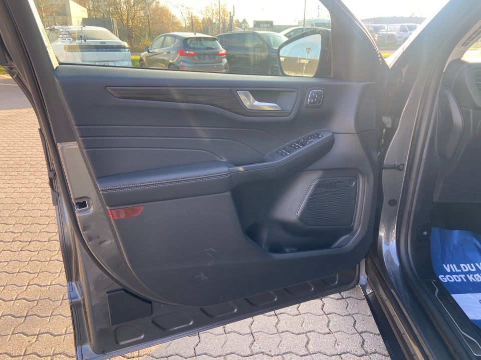 Ford Kuga 2,5 PHEV Vignale CVT 5d