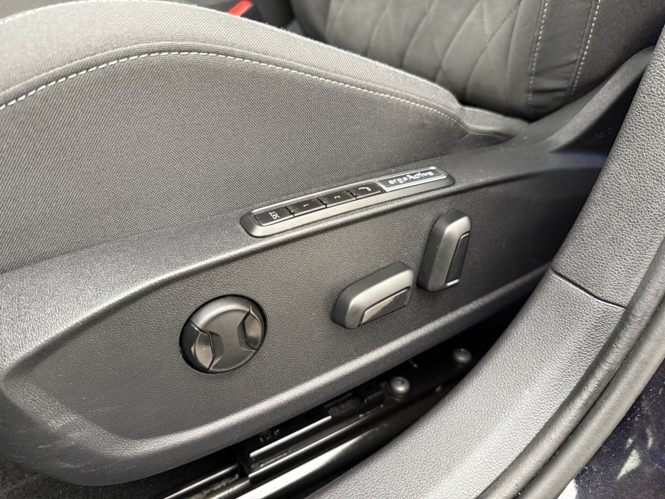 VW Golf VIII 1,4 eHybrid DSG 5d