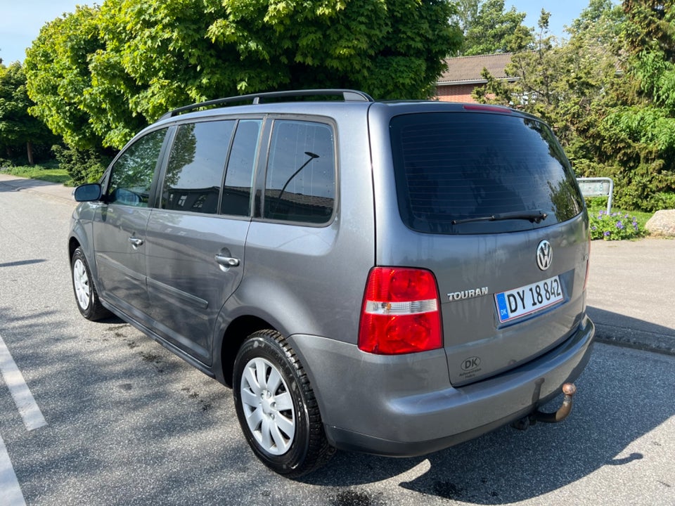 VW Touran 1,6 FSi Trendline 5d