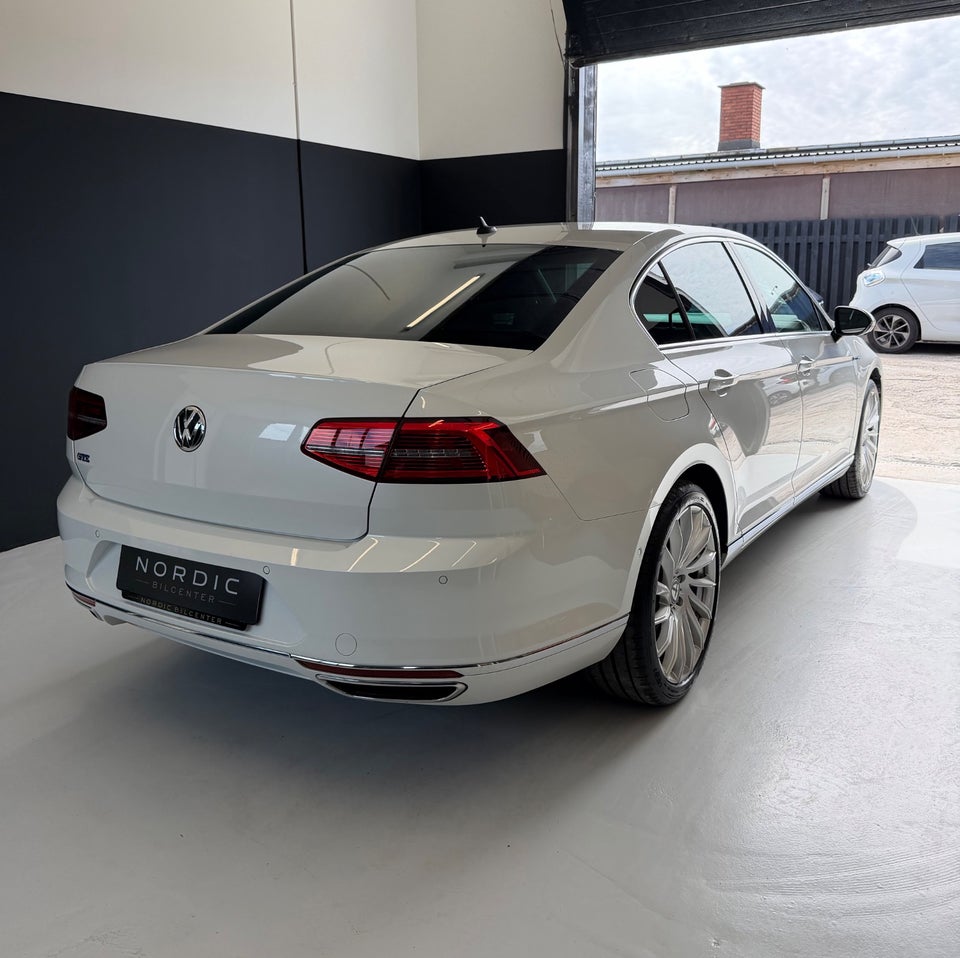 VW Passat 1,4 GTE Highline DSG 4d