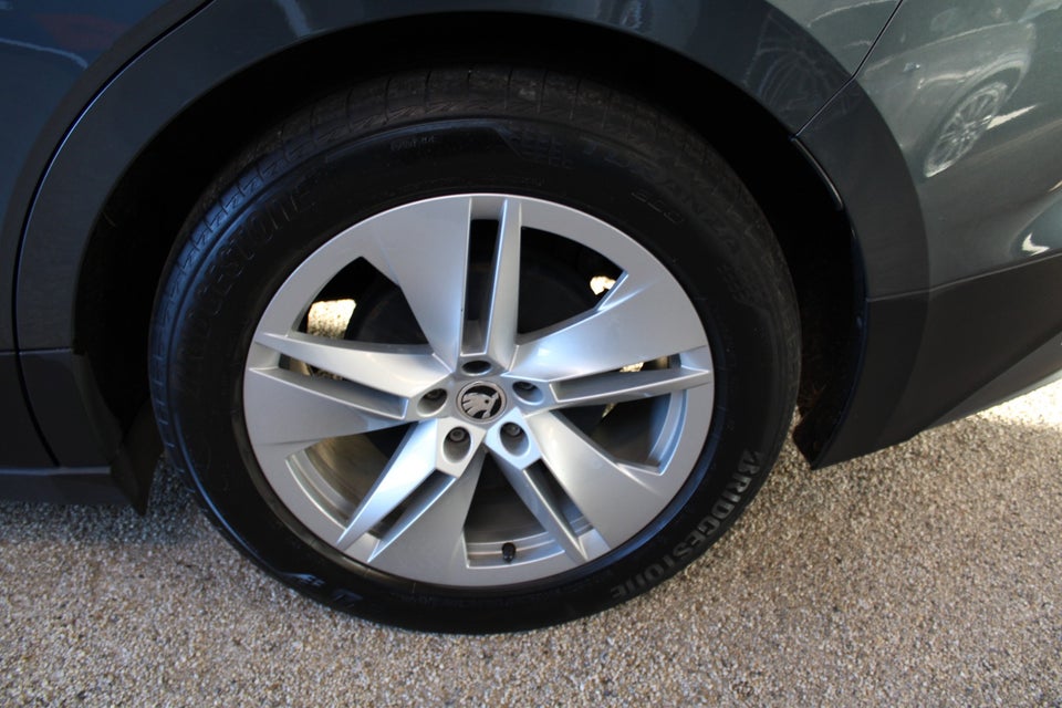 Skoda Enyaq 80 iV Loft 5d