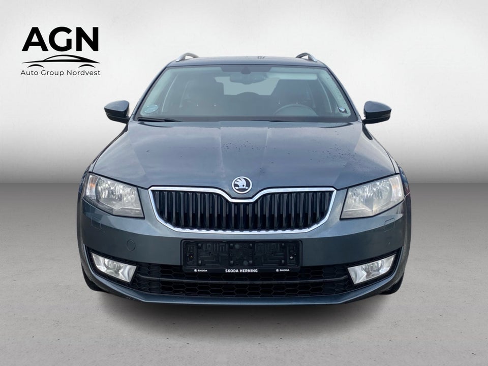 Skoda Octavia 1,6 TDi 105 Elegance Combi 5d