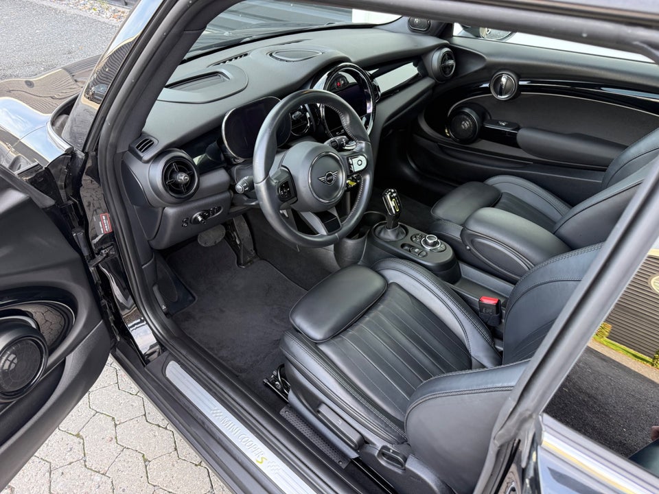 MINI Cooper SE Maximise 3d