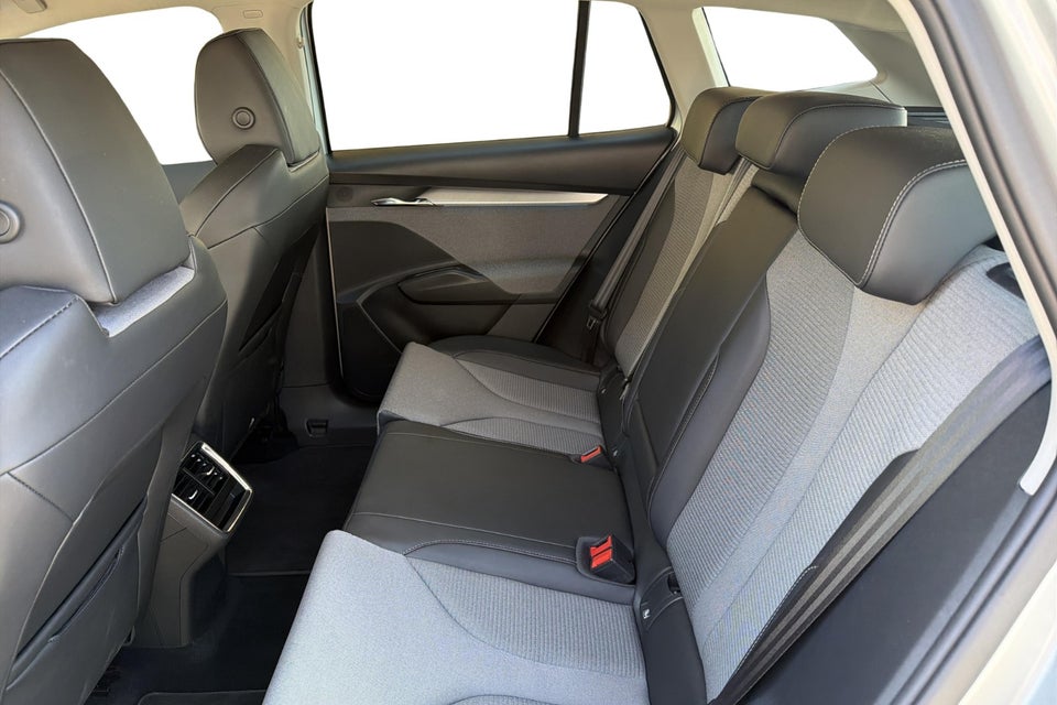Skoda Enyaq 80 iV Loft 5d