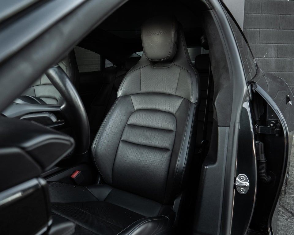 Porsche Taycan Turbo Performance+ 4d