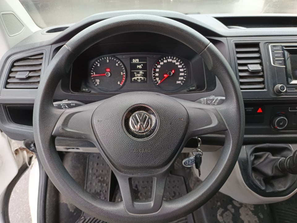 VW Transporter 2,0 TDi 114 Kassevogn lang BMT