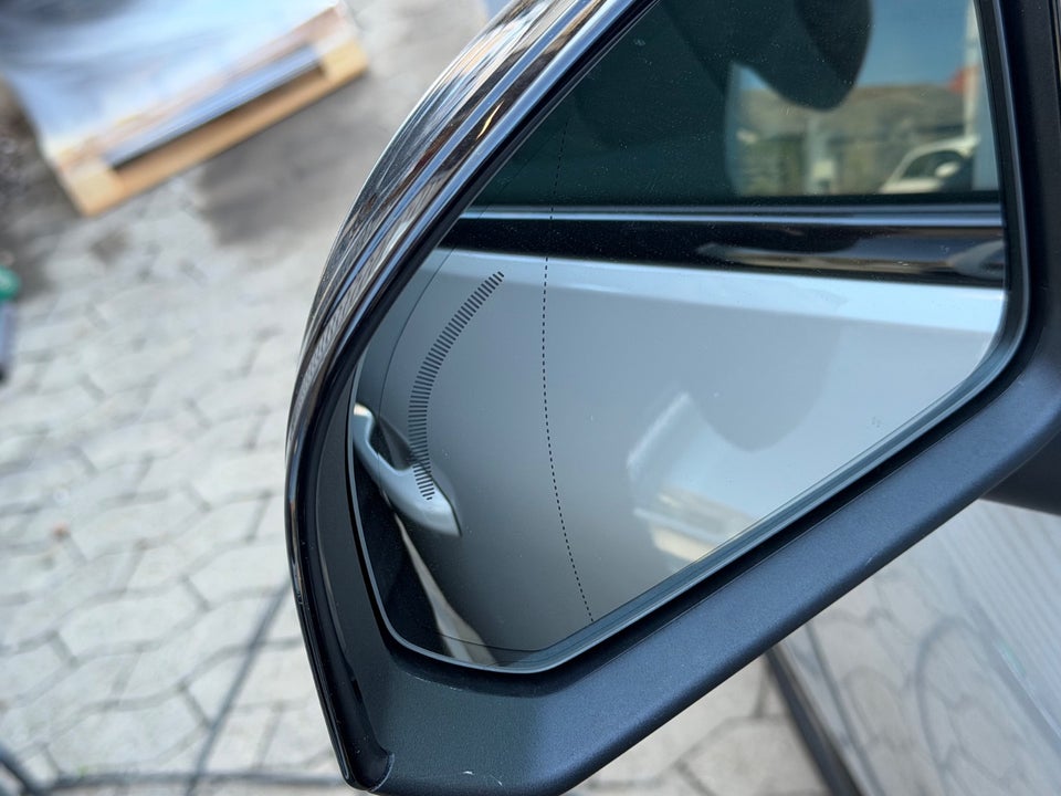 Volvo EX40 Extended Range Plus 5d