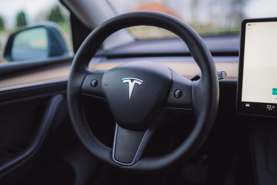 Tesla Model Y Long Range AWD 5d