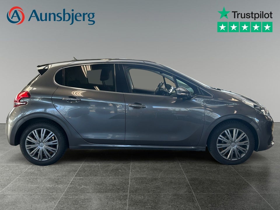 Peugeot 208 1,5 BlueHDi 100 Privé 5d