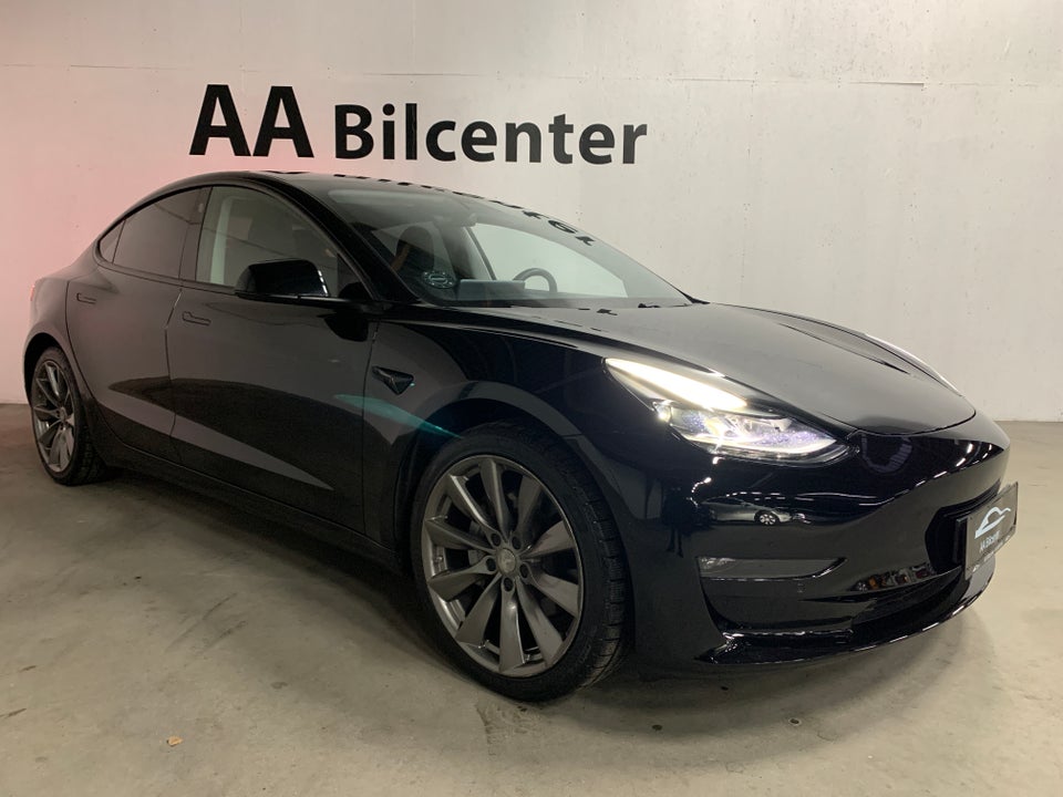 Tesla Model 3 Long Range AWD 4d