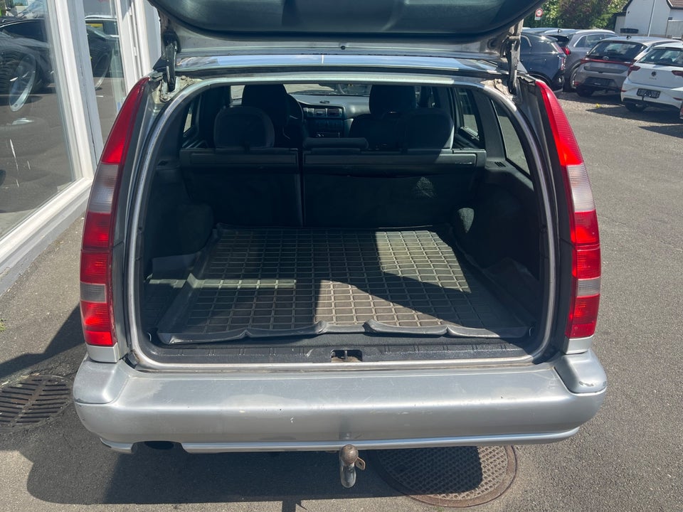 Volvo V70 2,4  5d
