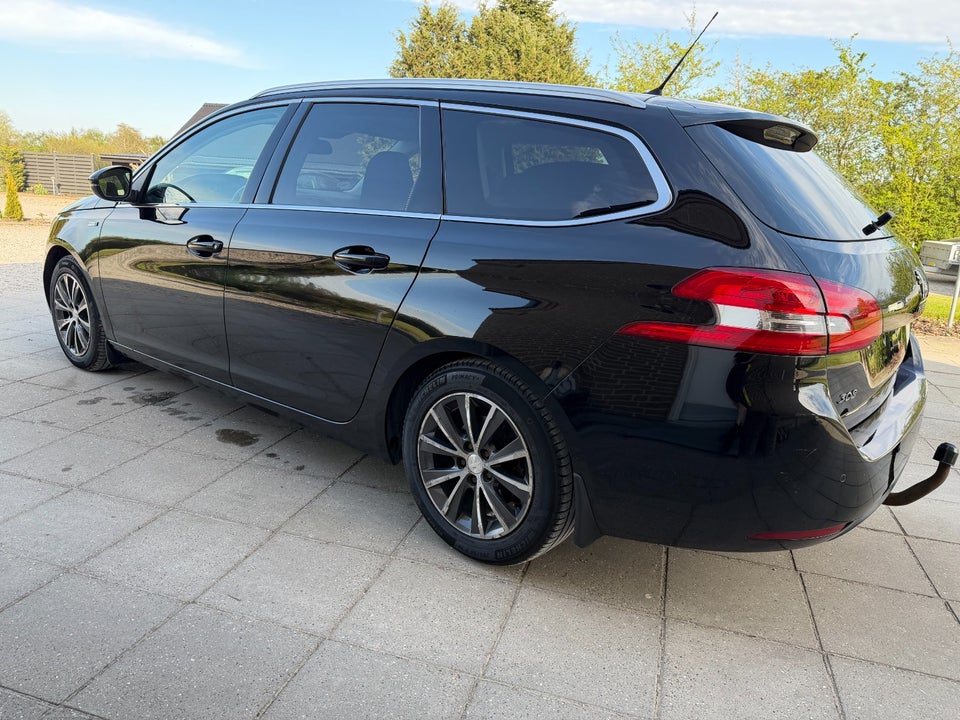 Peugeot 308 1,6 BlueHDi 120 Style SW 5d