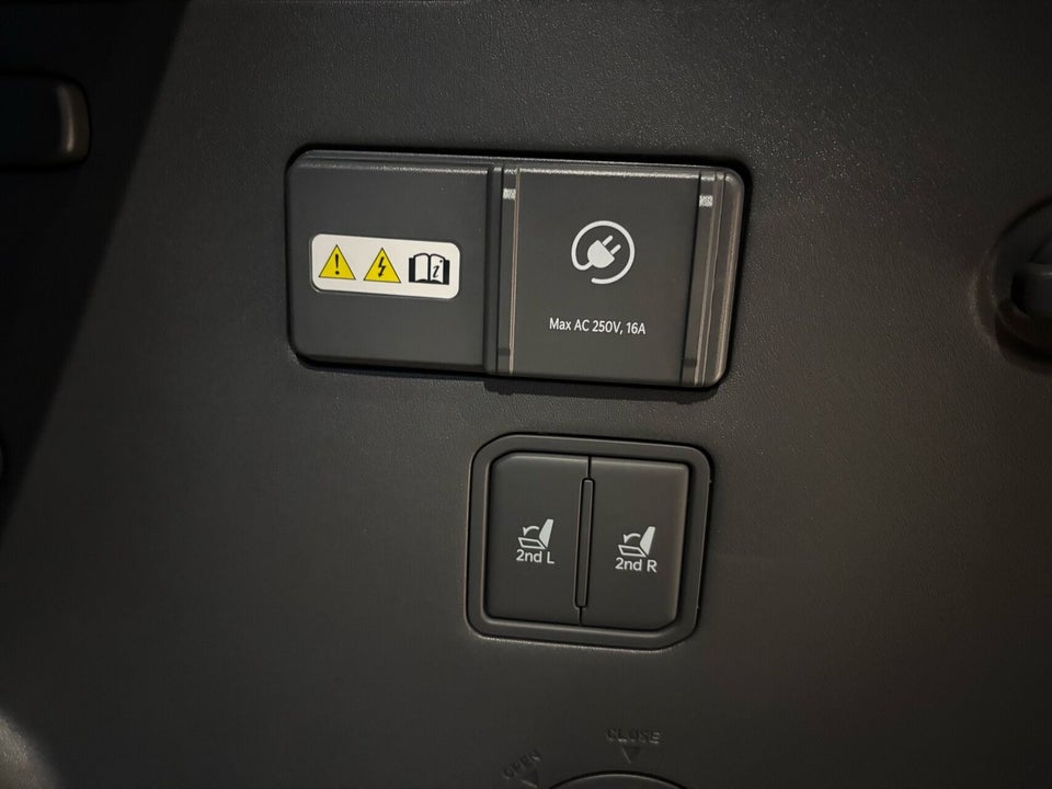 Kia EV9 76 Standard Range Upgrade RWD 7prs 5d