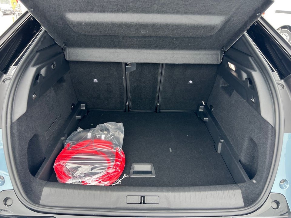 Peugeot e-3008 77 GT Pack 5d