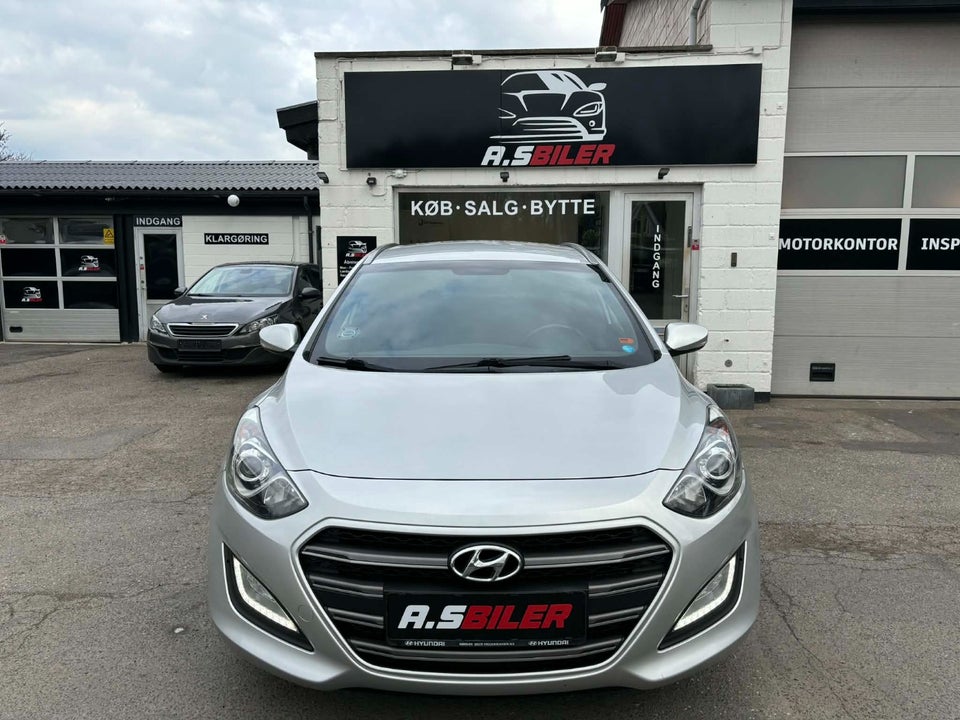 Hyundai i30 1,6 CRDi 110 EM-Edition CW 5d