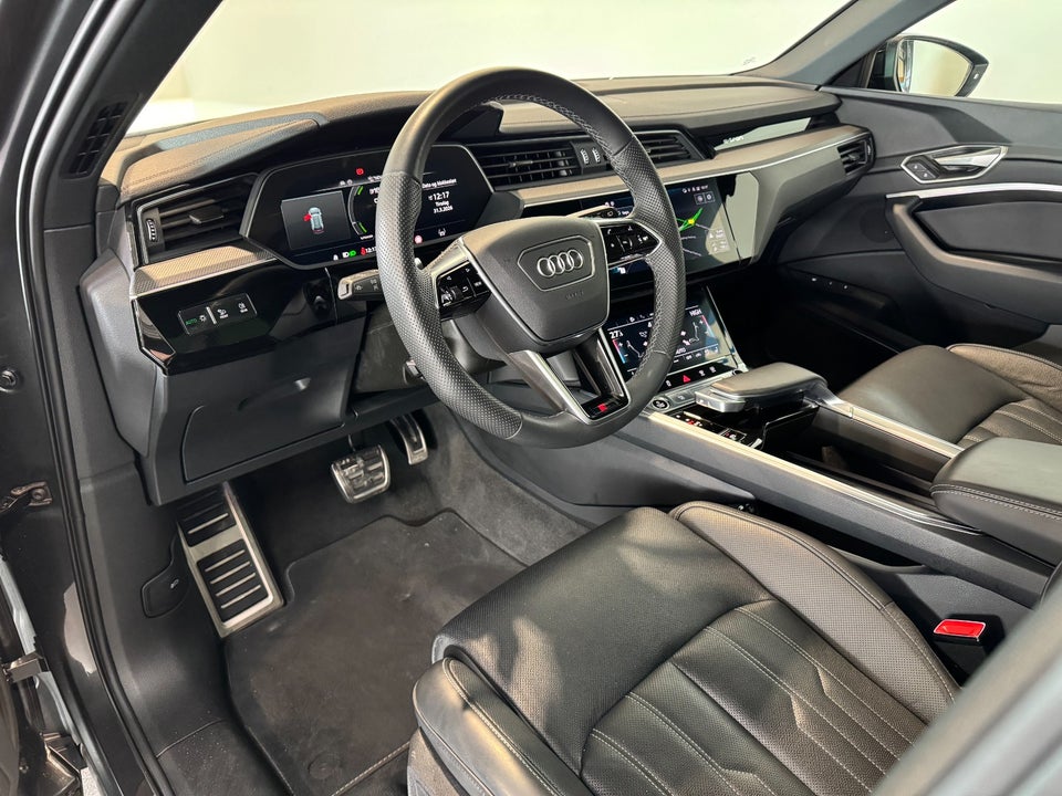 Audi Q8 e-tron 55 S-line quattro 5d