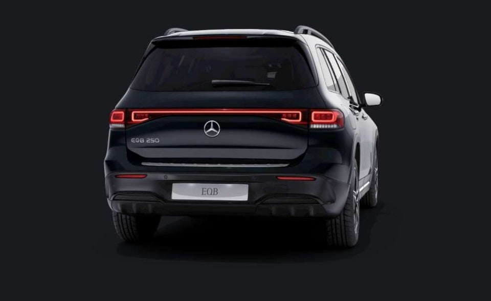 Mercedes EQB250 AMG Line 5d