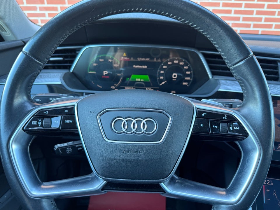 Audi e-tron 55 quattro 5d