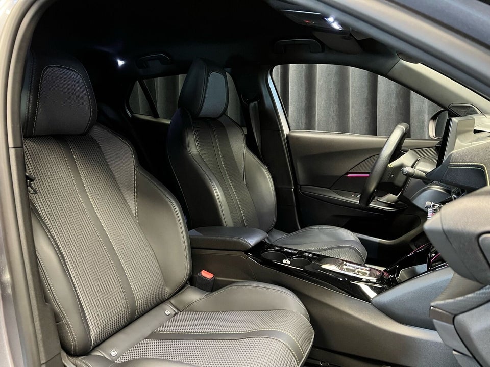 Peugeot e-2008 50 GT 5d