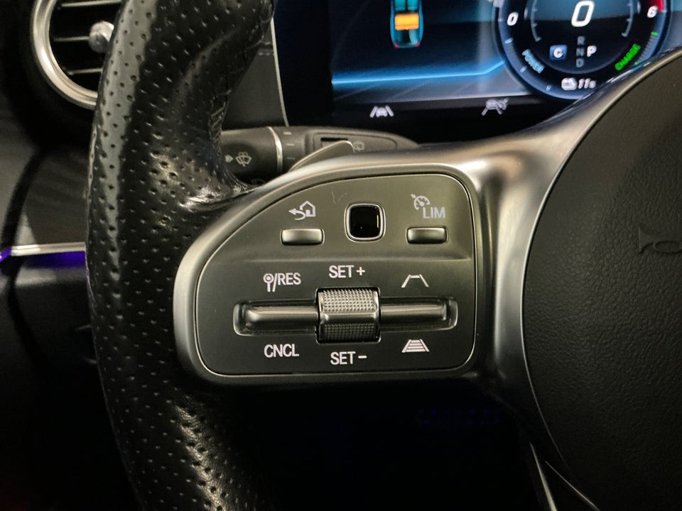 Mercedes E300 de 2,0 AMG Line stc. aut. 5d