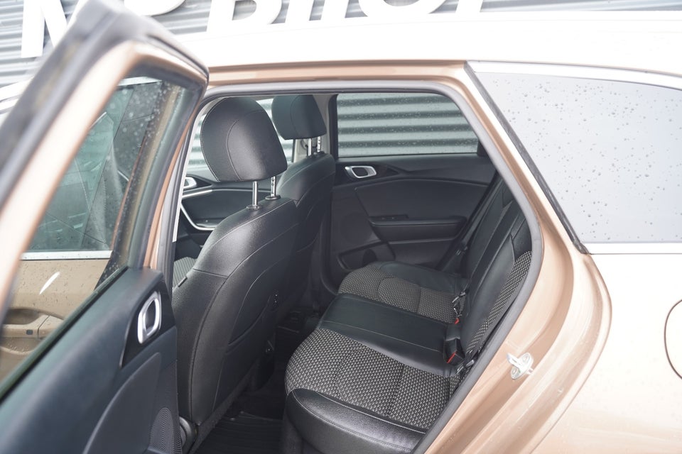 Kia Ceed 1,6 PHEV Upgrade Premium SW DCT 5d